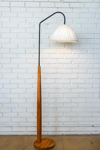 The Lamp Post - Natural and Black